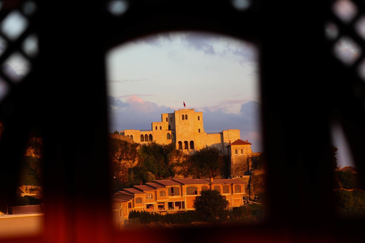 Mervin Hotel Krujë Buitenkant foto